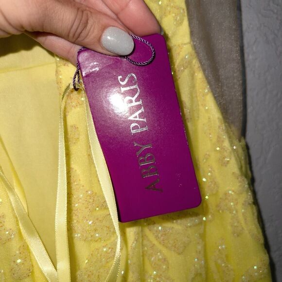 NWT‎ Abby Paris x Lucci Lu Neon Yellow Glitter Tulle Gown Size 2 - Picture 11 of 14